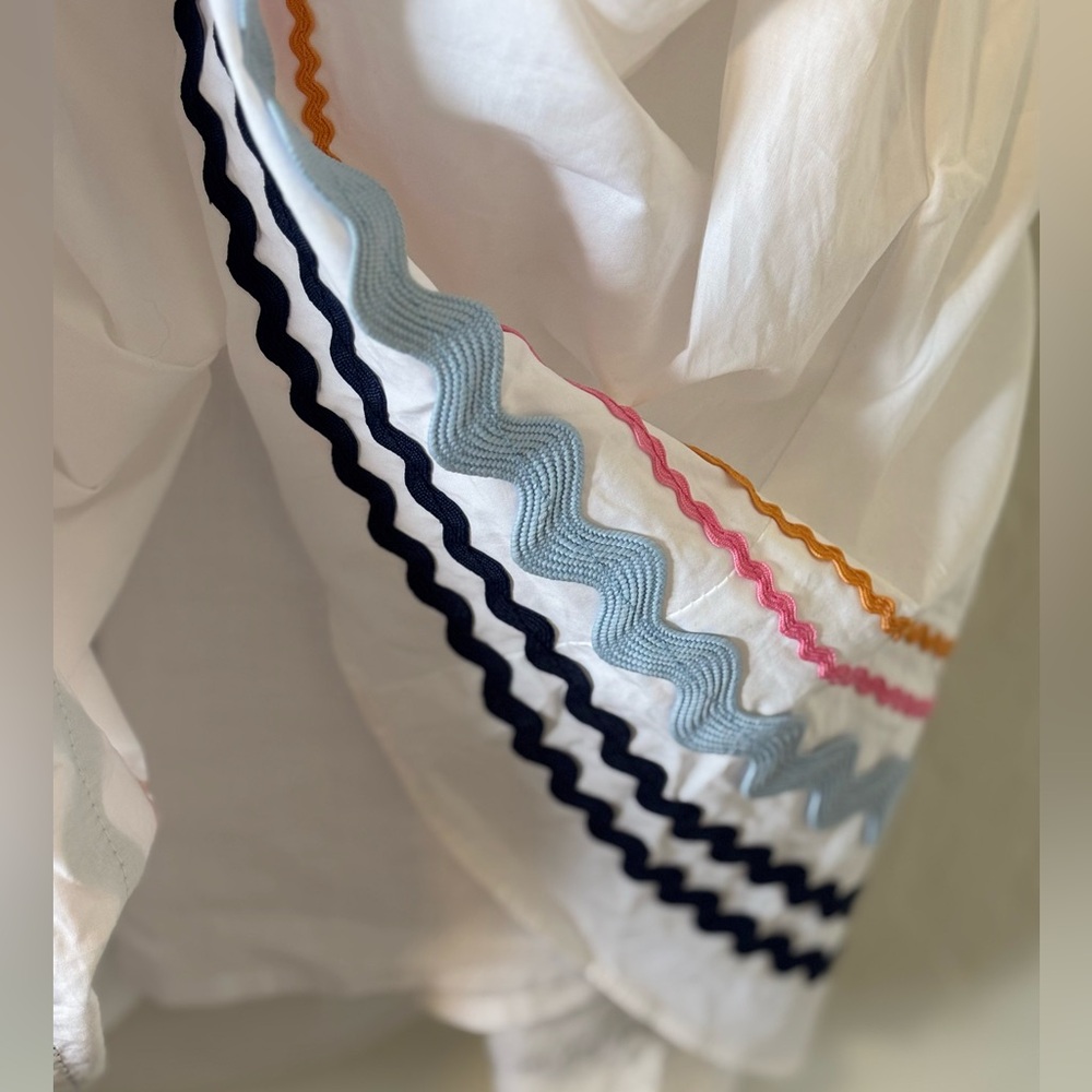 NEW English Factory Dress with Multicolor Trim - Picture 4 of 5